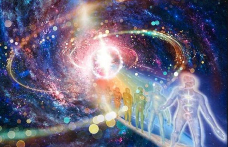 La spiritualité créatrice est capturée dans une peinture représentant un groupe de personnes marchant à travers une galaxie.
