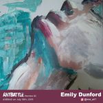 Emily Dunford participe à une Art Battle, mettant en valeur ses talents artistiques.