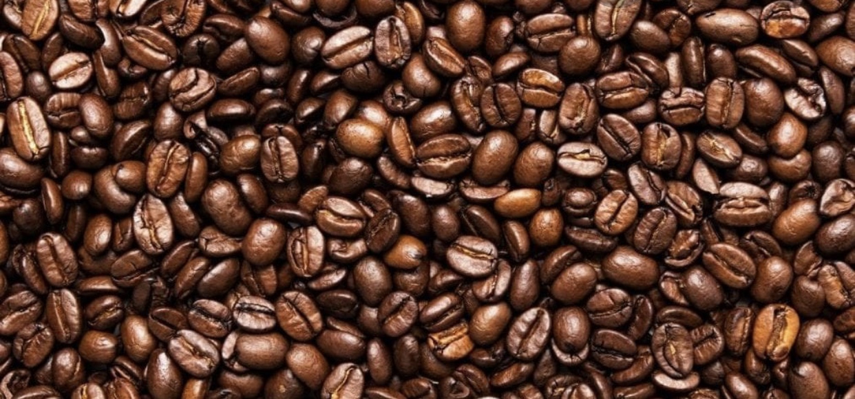 Une image rapprochée de grains de café.