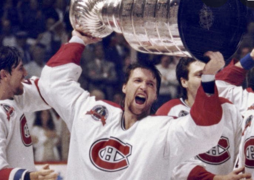 Les Canadiens de Montréal, une équipe de hockey, célèbrent avec la Coupe Stanley.