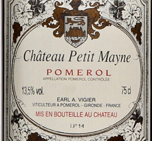 Une bouteille de Pomerol Château Petit Mayne pour dégustation de vins.