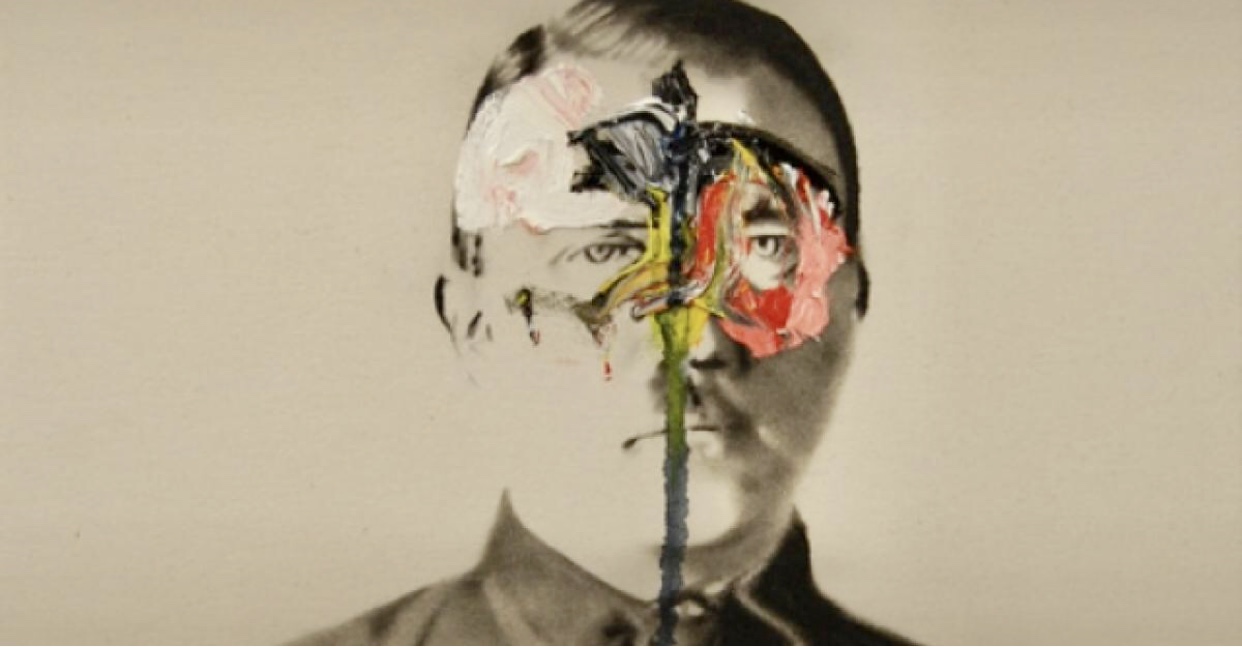 Un tableau de Marc Séguin représentant un homme avec une fleur sur le visage.