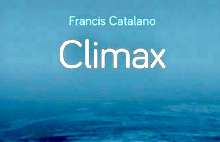 Francis Catalanio reçoit le Prix de la poésie 2023, marquant un moment culminant dans sa carrière.