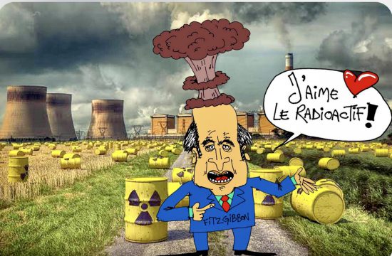 Une caricature d’un homme en costume debout à côté d’une centrale nucléaire rayonnant de radioactivité.