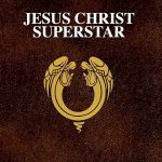 Jésus-Christ, la rock star ultime, monte sur scène dans Jesus Christ Superstar.