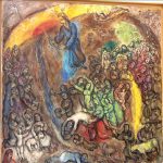 Une peinture de Chagall représentant Jésus et des gens sur une colline du Coeur de Nice.