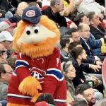 Une soirée au hockey avec la mascotte des Canadiens de Montréal.