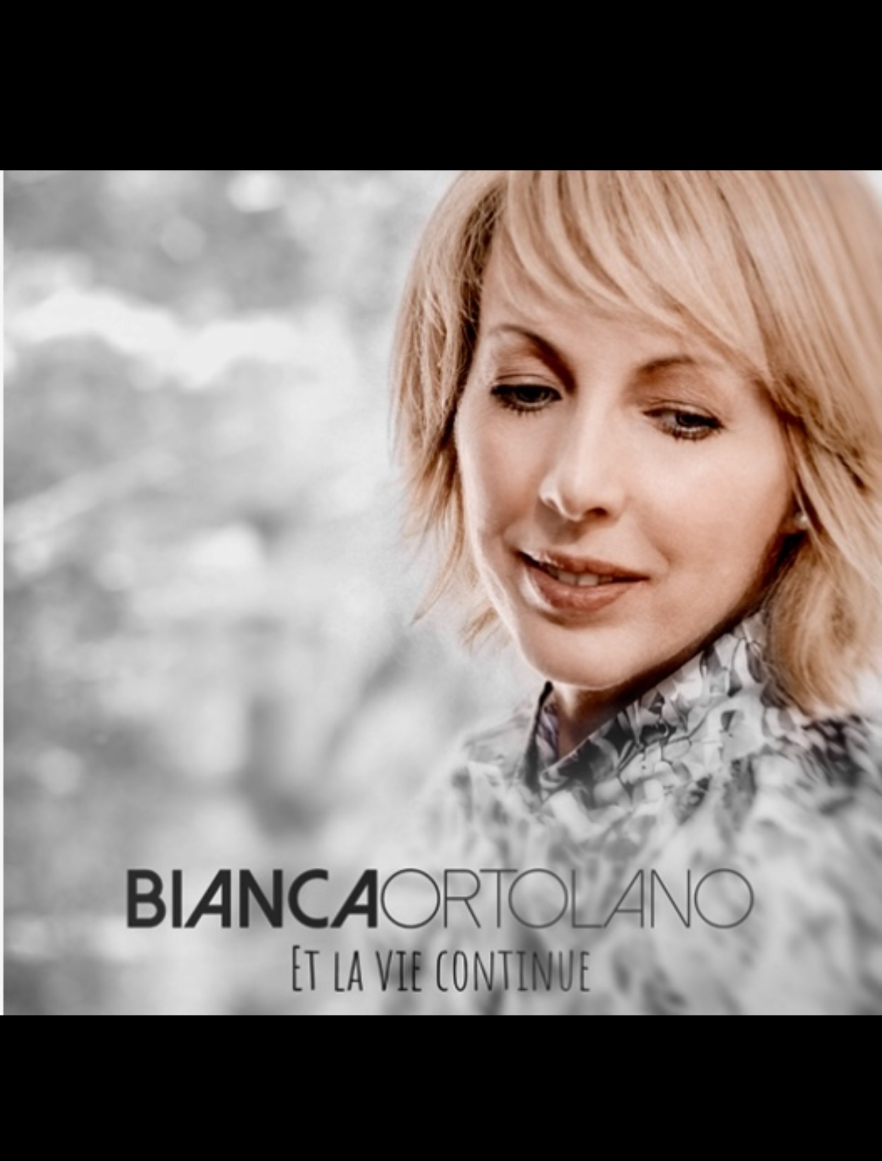 Bianca Ortolano, voix intemporelle, continue sa musique enchanteresse.