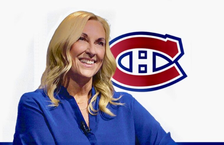 Une femme souriante devant un logo des Canadiens de Montréal, représentant fièrement Le Canadien.
