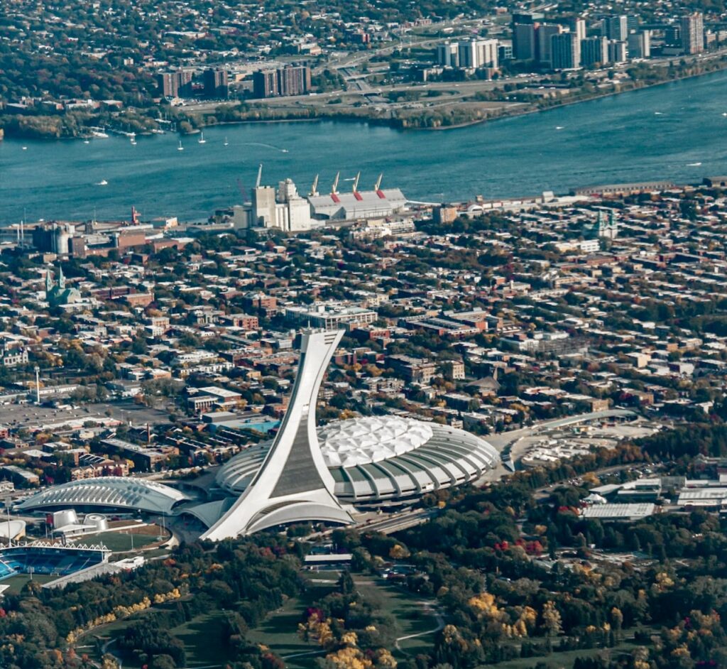 Une vue aérienne du Stade olympique de Toronto, également connu sous le nom de Stade olympique.